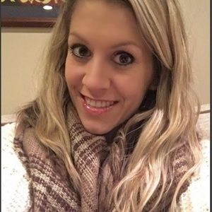 Meet your Posher, Crista